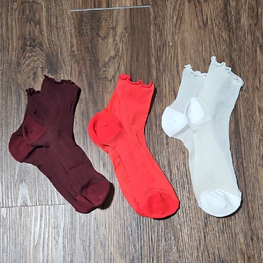 5/$15 Sheer Women's Socks Set - Red, White, and Maroon